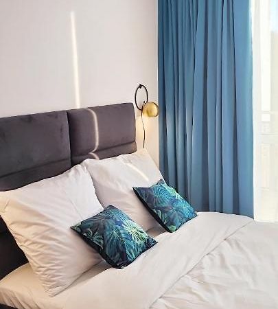Cosmopolitan Apartament Z Bezplatnym, Prywatnym Parkingiem W Hali Garazowej ทอรูน ภายนอก รูปภาพ
