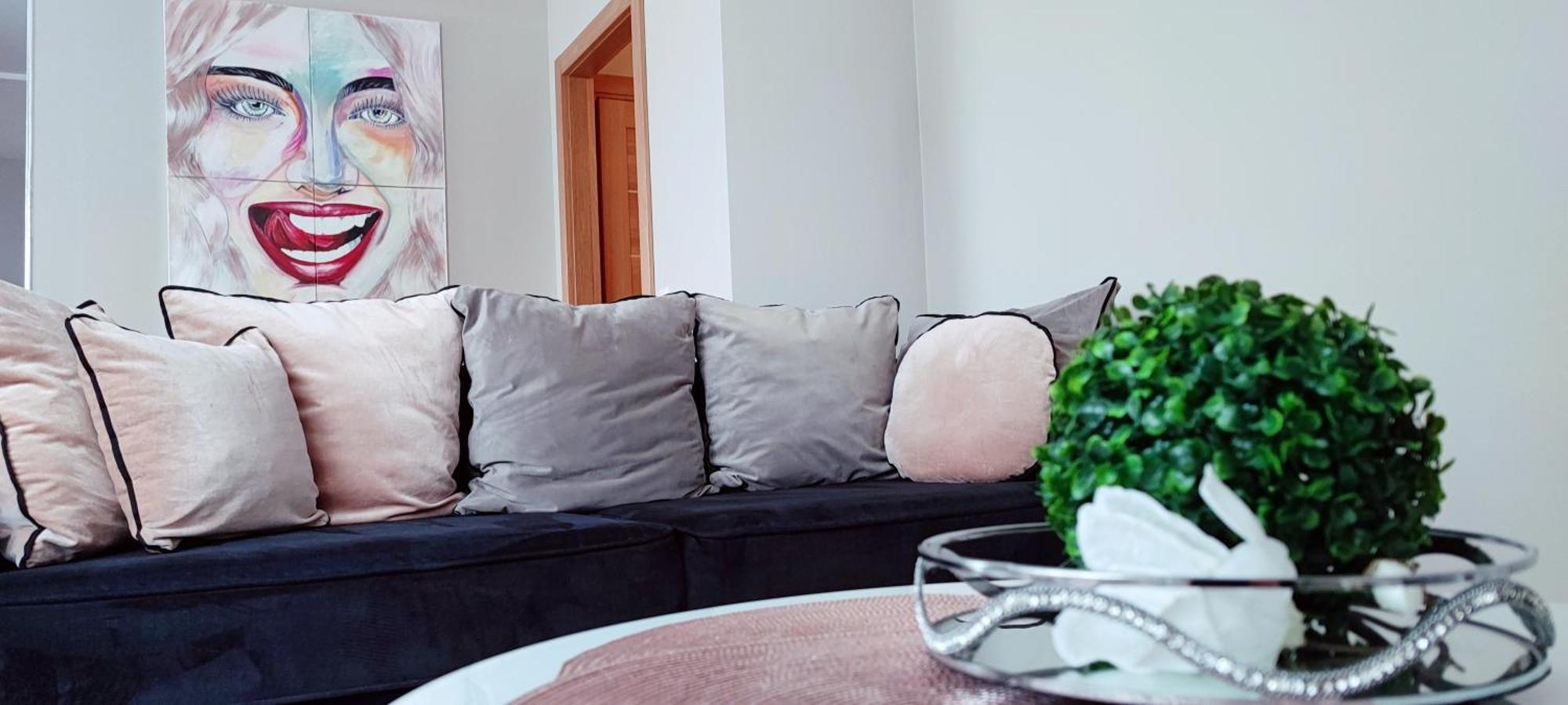Cosmopolitan Apartament Z Bezplatnym, Prywatnym Parkingiem W Hali Garazowej ทอรูน ภายนอก รูปภาพ