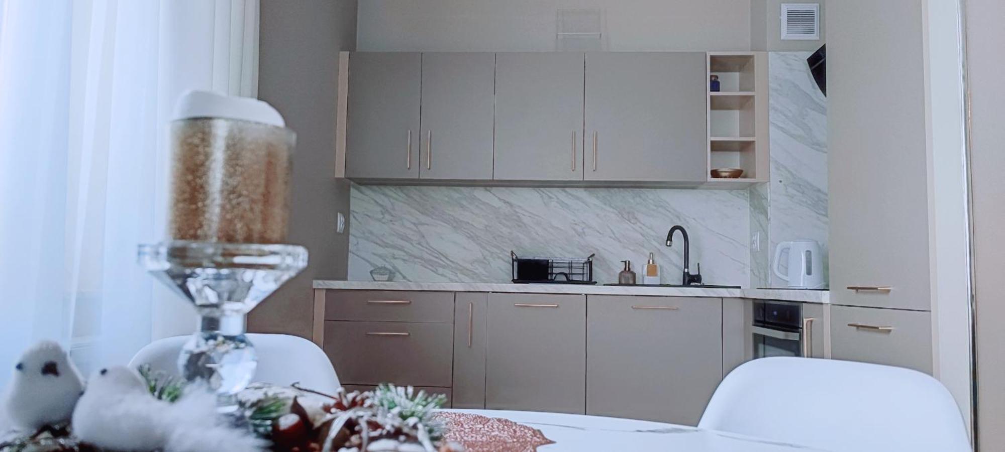 Cosmopolitan Apartament Z Bezplatnym, Prywatnym Parkingiem W Hali Garazowej ทอรูน ภายนอก รูปภาพ