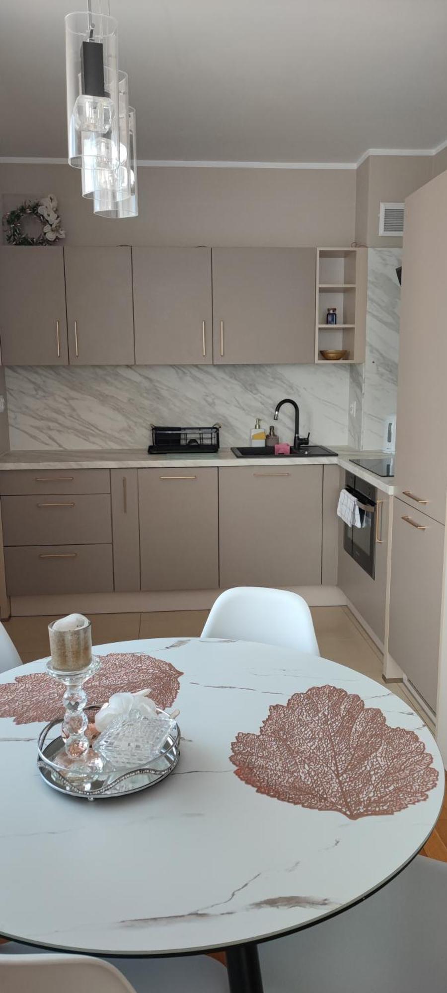 Cosmopolitan Apartament Z Bezplatnym, Prywatnym Parkingiem W Hali Garazowej ทอรูน ภายนอก รูปภาพ